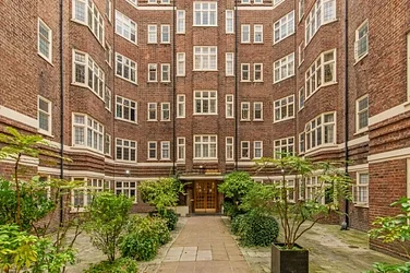 Flat Judd Street in Greater London