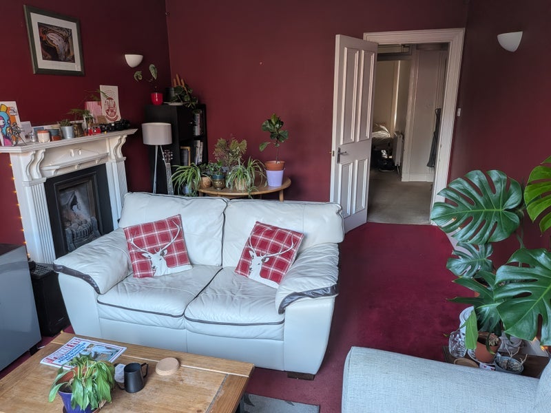 Room Cathcart Road in Glasgow