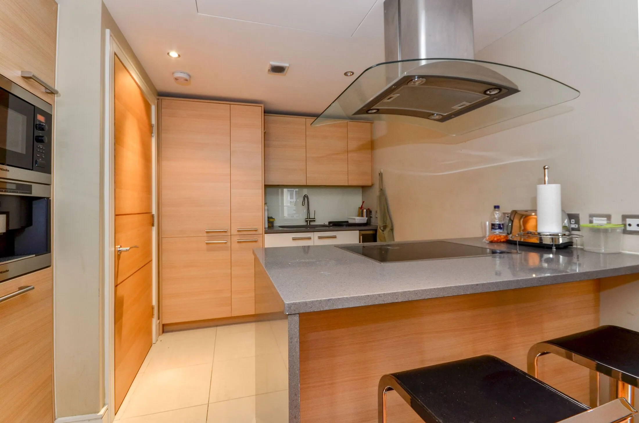 Flat Stephendale Road in Greater London
