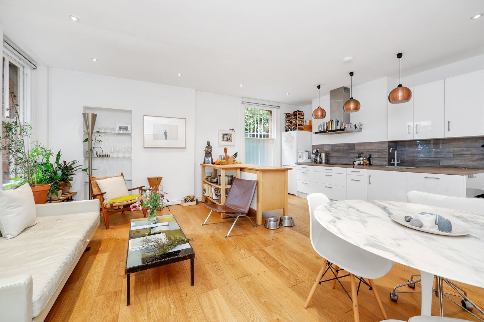 Flat Brookfield in Greater London