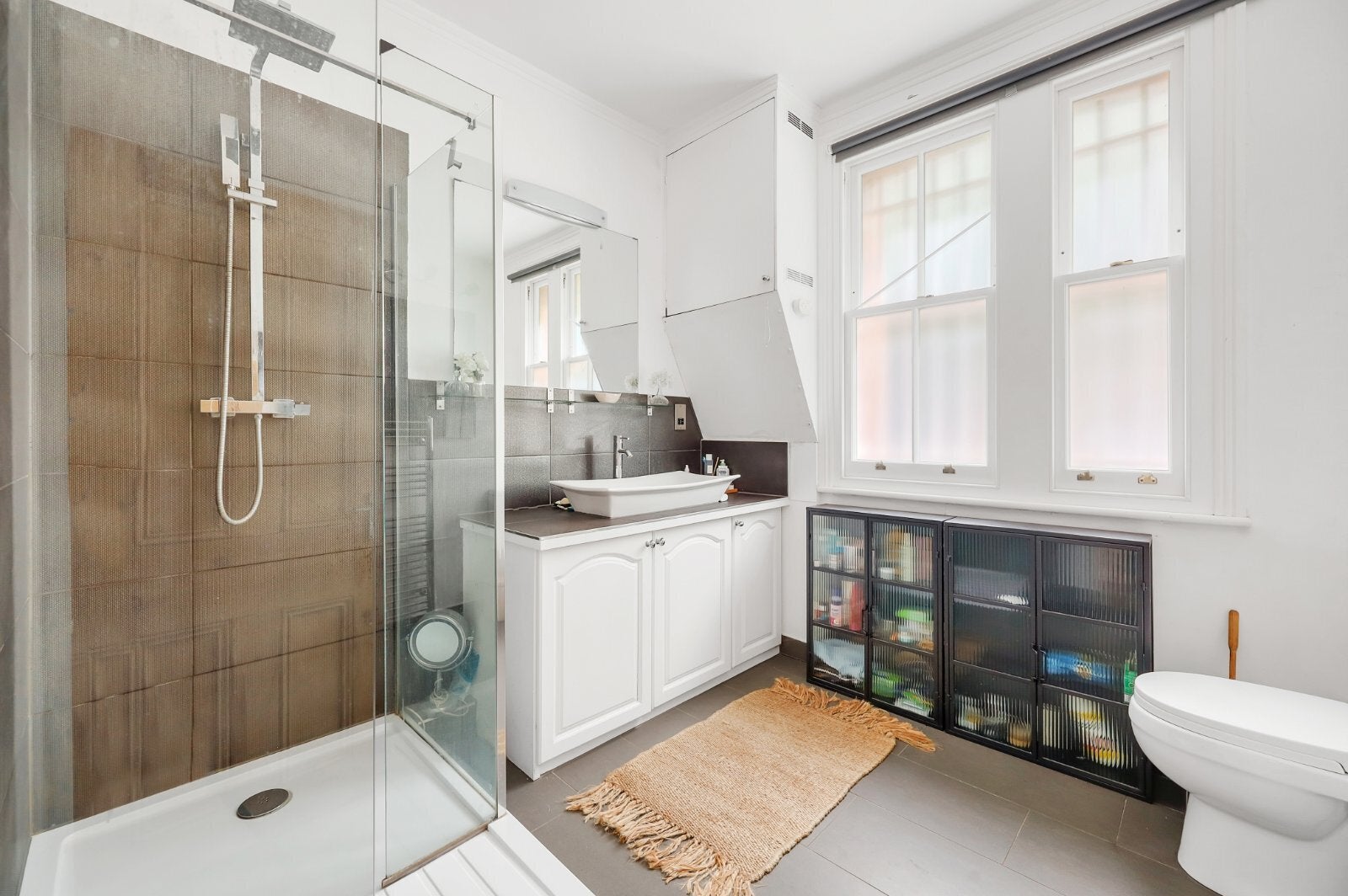 Flat Brookfield in Greater London