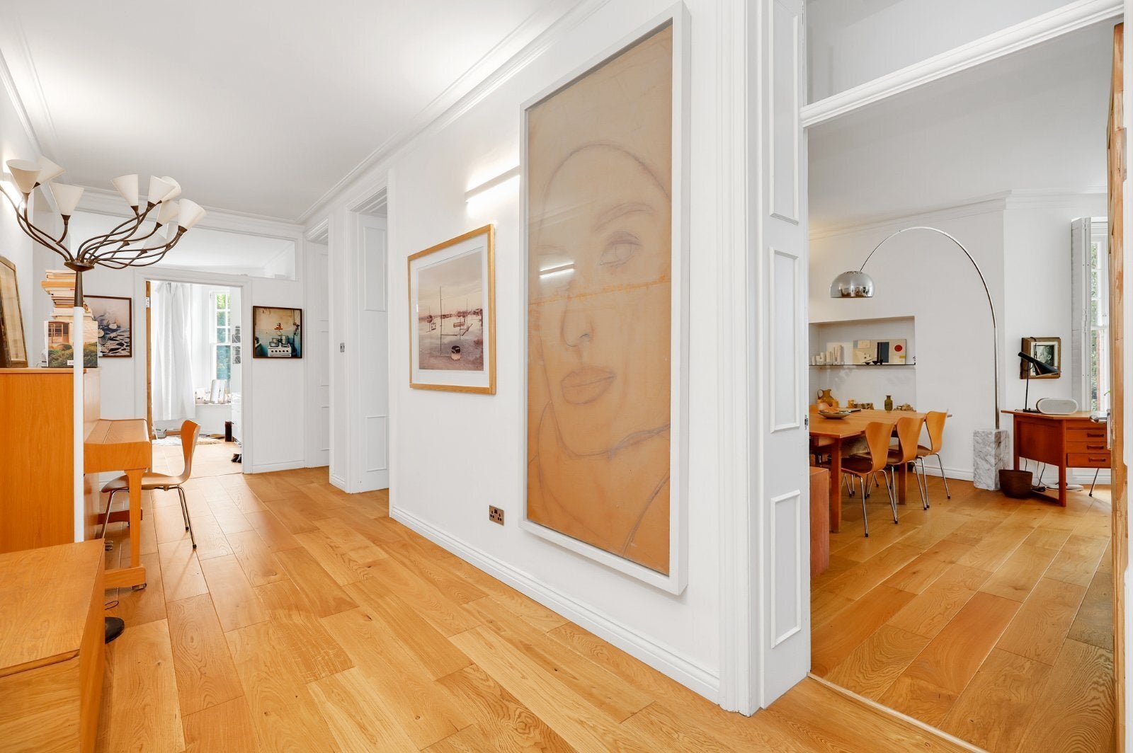 Flat Brookfield in Greater London