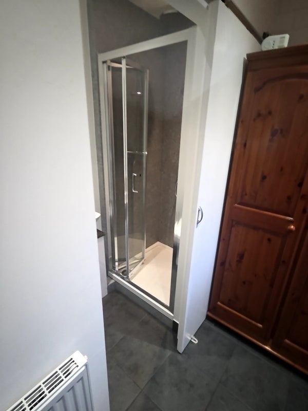 Room Clive Road in Redditch