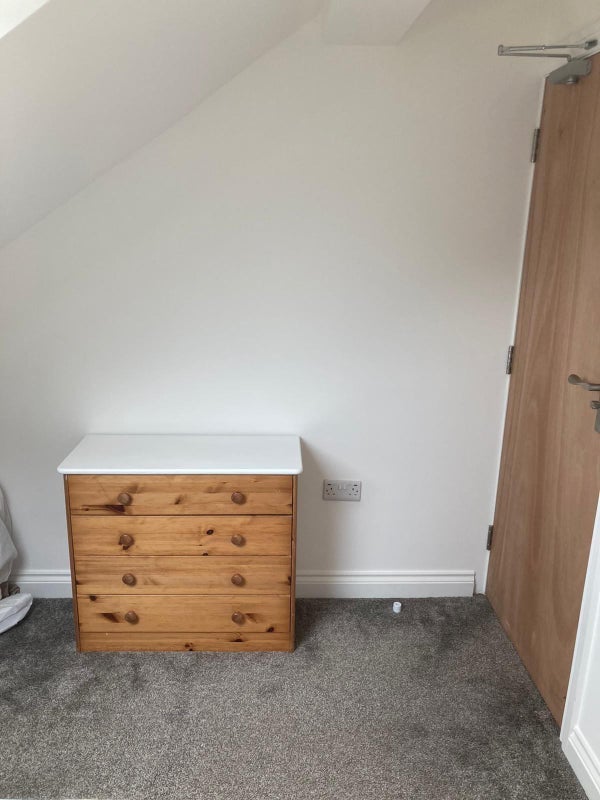 Room Clive Road in Redditch