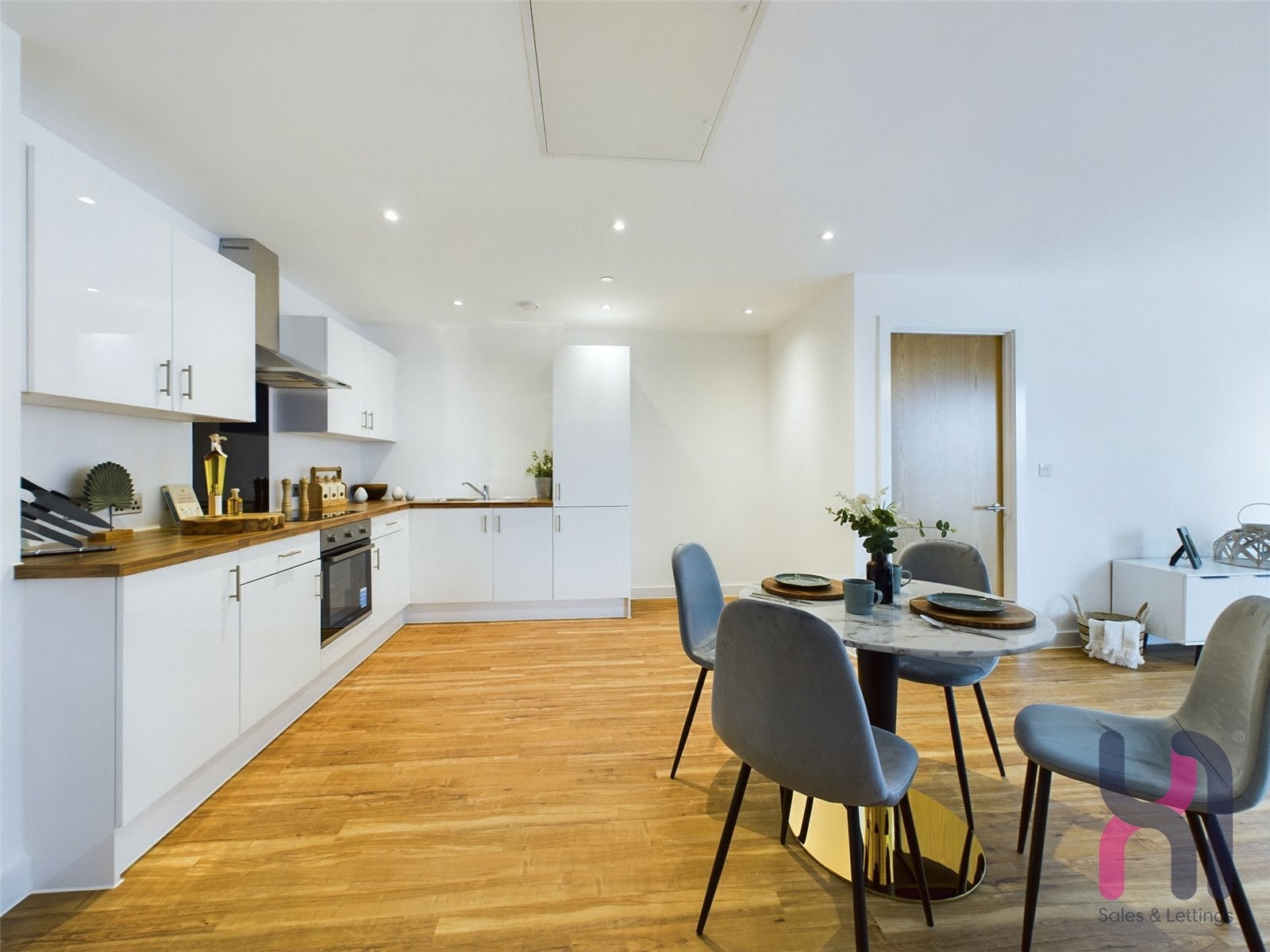 Flat Pomona Strand in Trafford