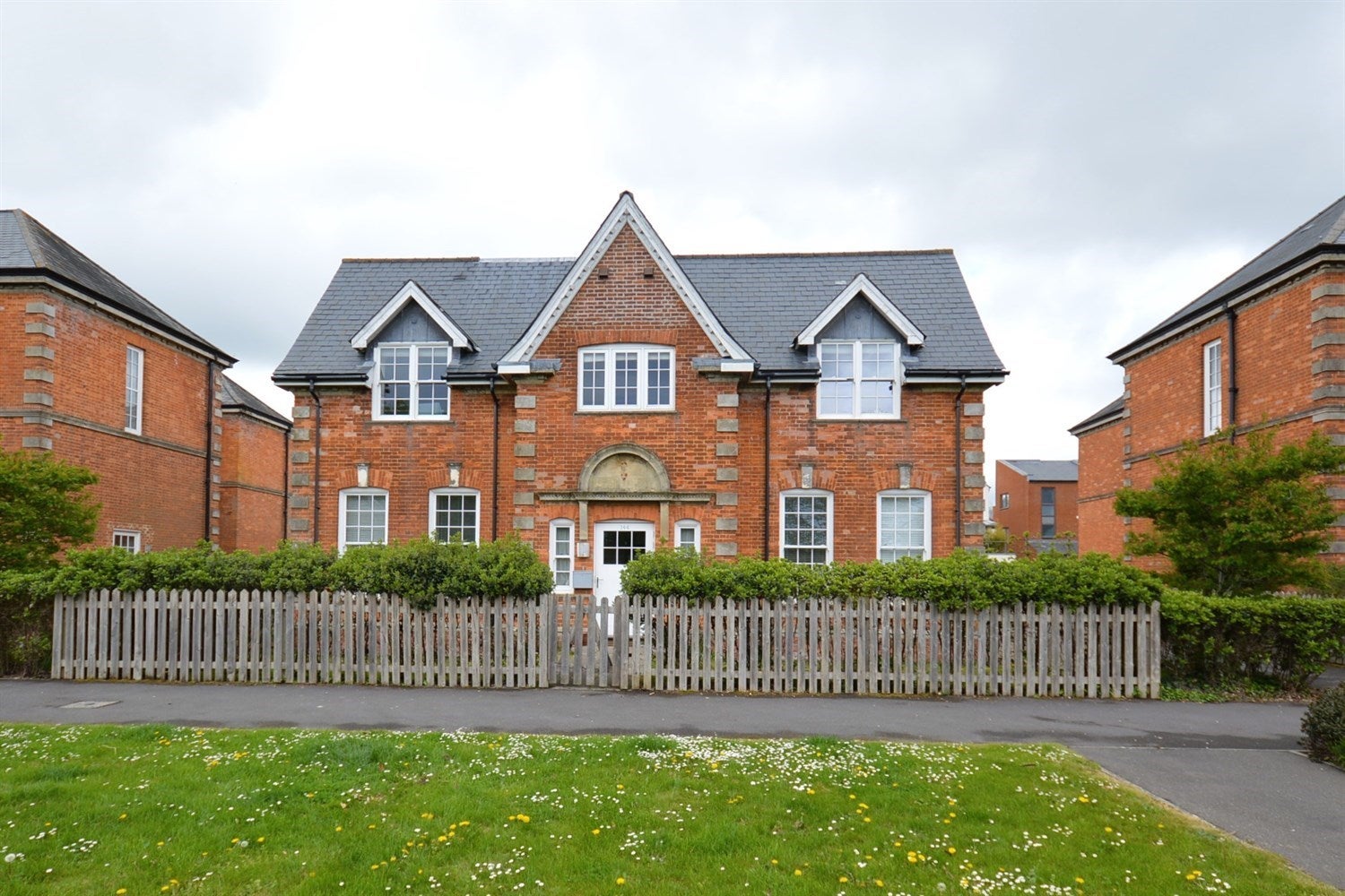 Flat Longley Road in Chichester