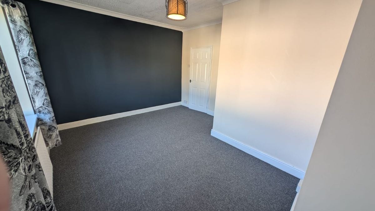 Flat Heneage Road in Grimsby