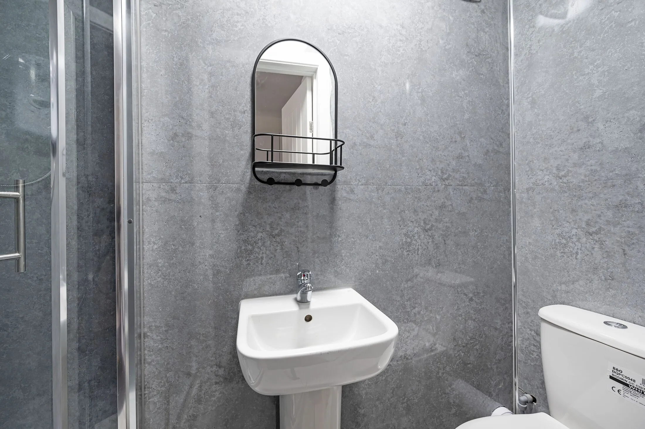 Flat Bodney Road in Greater London