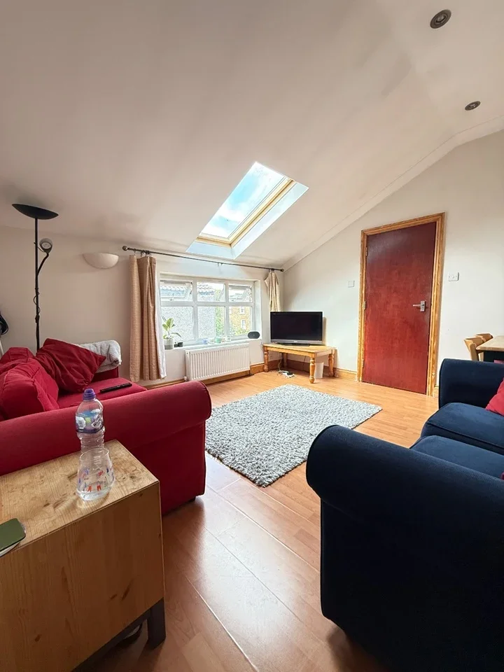 Flat Tooting Bec Road in Greater London