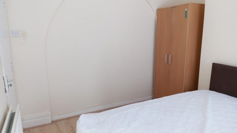 Room Beaconsfield Road in Leicester