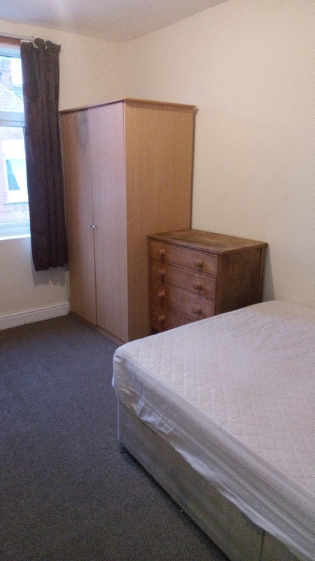 Room Beaconsfield Road in Leicester