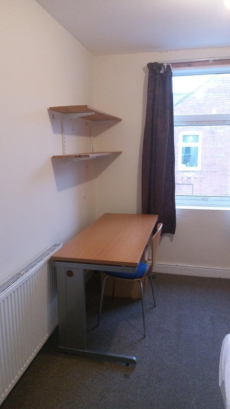 Room Beaconsfield Road in Leicester