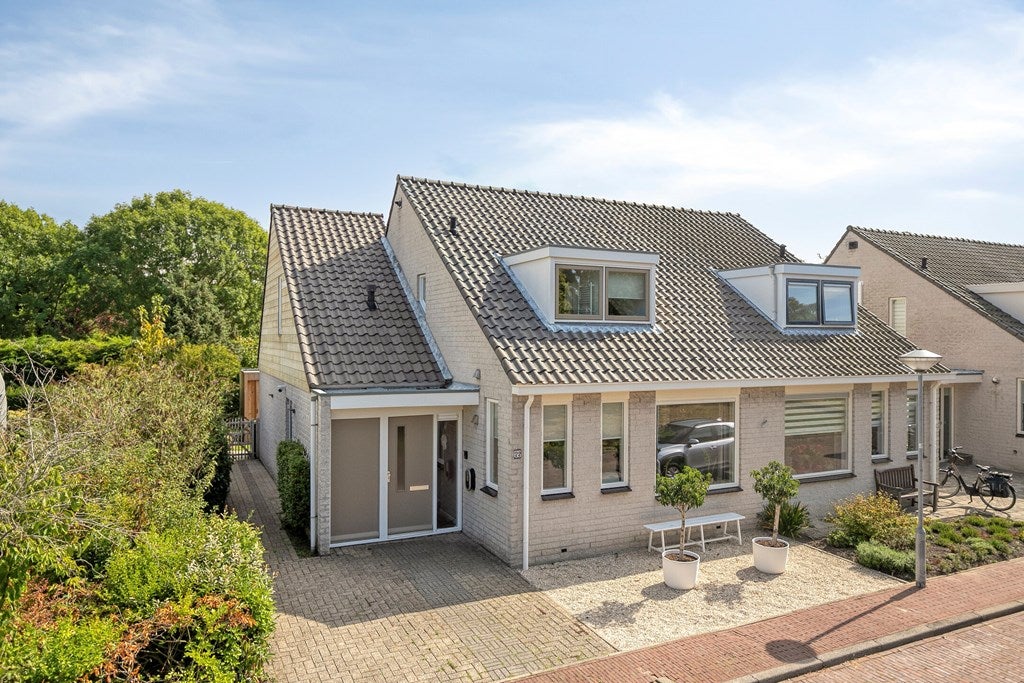 Huis 't Lage Burgh 22 in Burgh-Haamstede