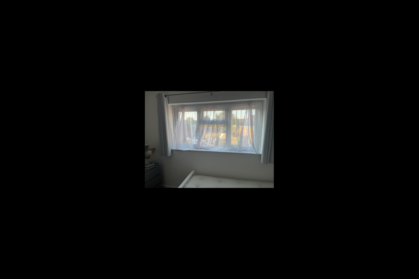 Room East Road in Greater London
