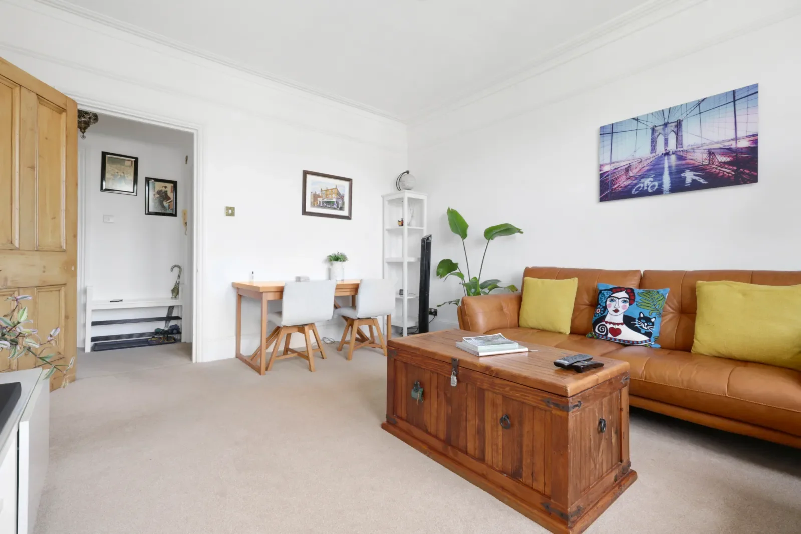 Flat North Villas in Greater London