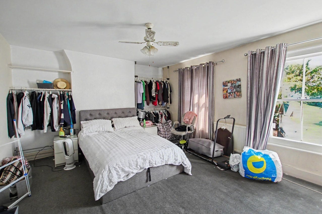 Flat Bexley High Street in Greater London