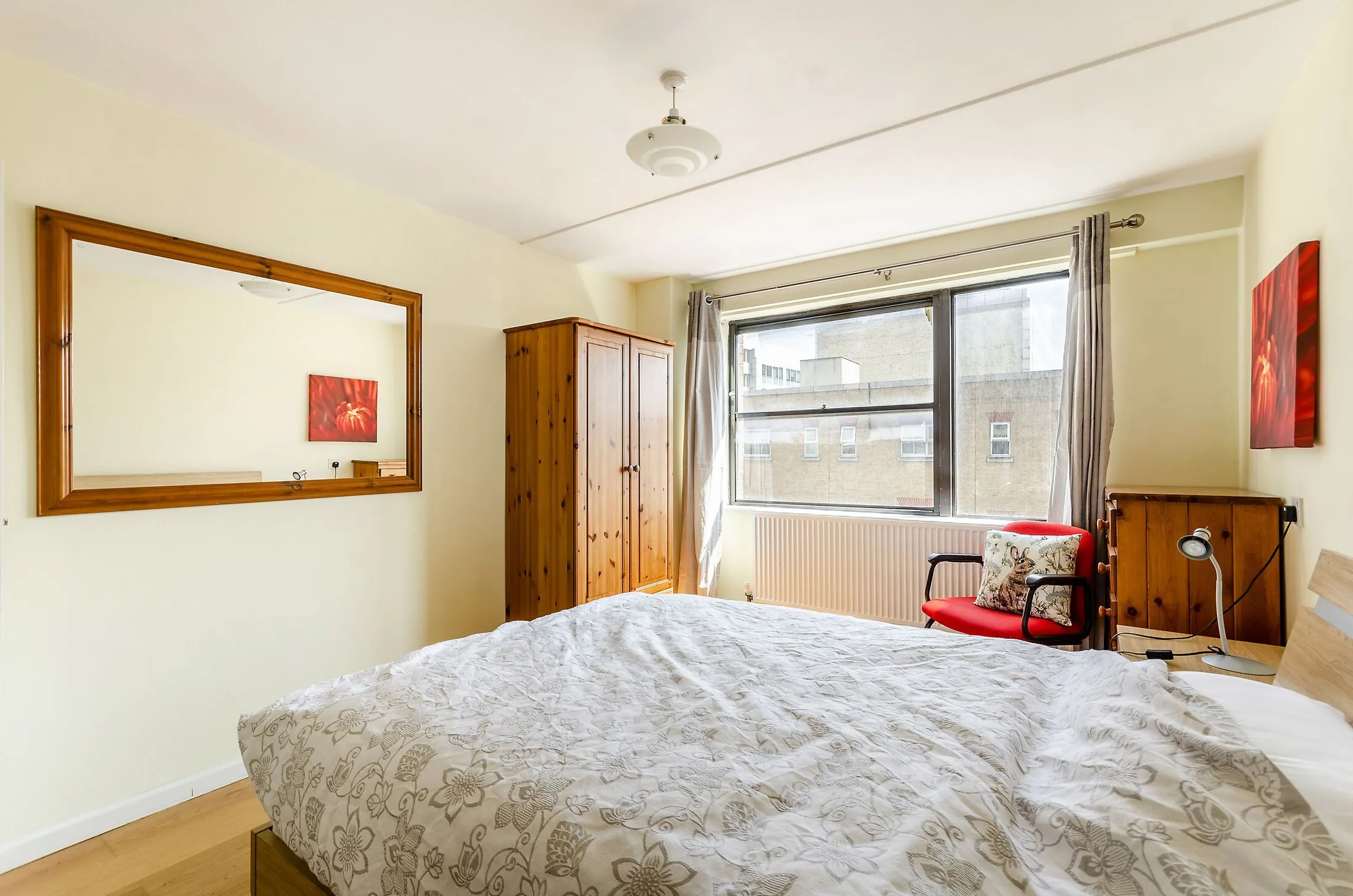 Flat Stukeley Street in Greater London
