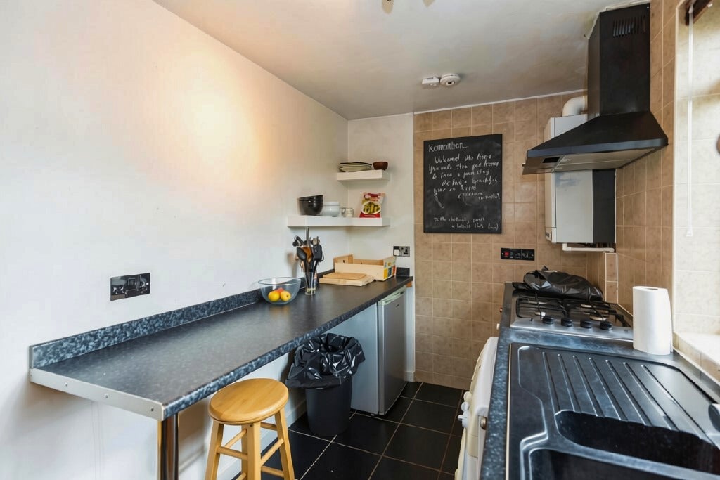 Flat Middleton Grove in Greater London
