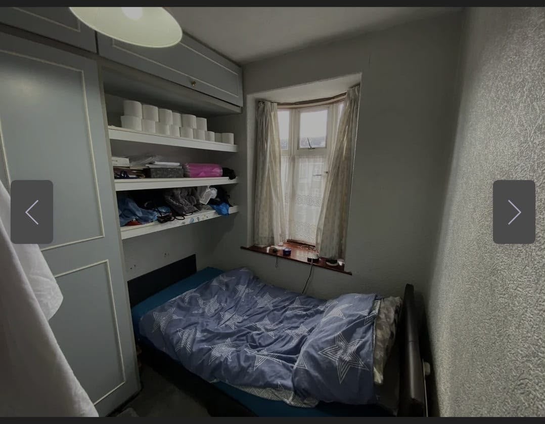 Room Dawlish Drive in Greater London