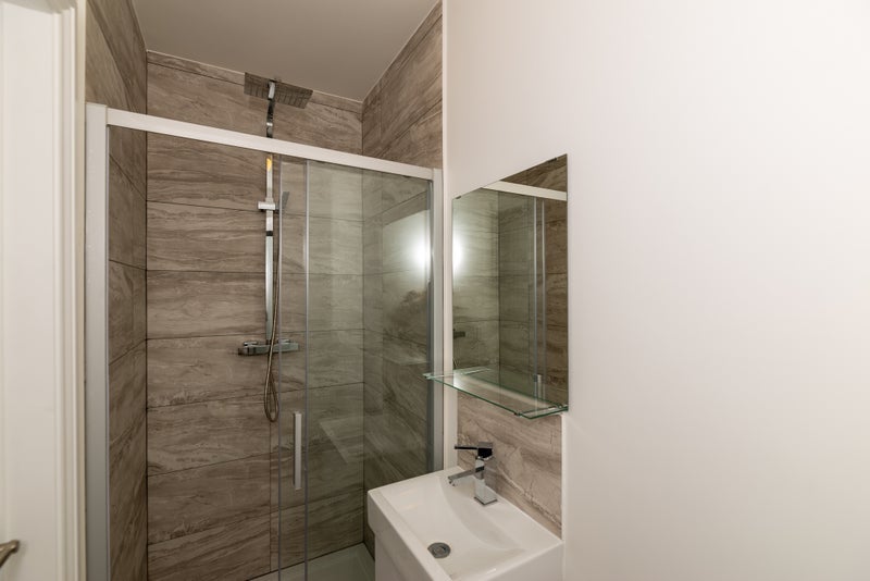 Room Davidson Road in Greater London