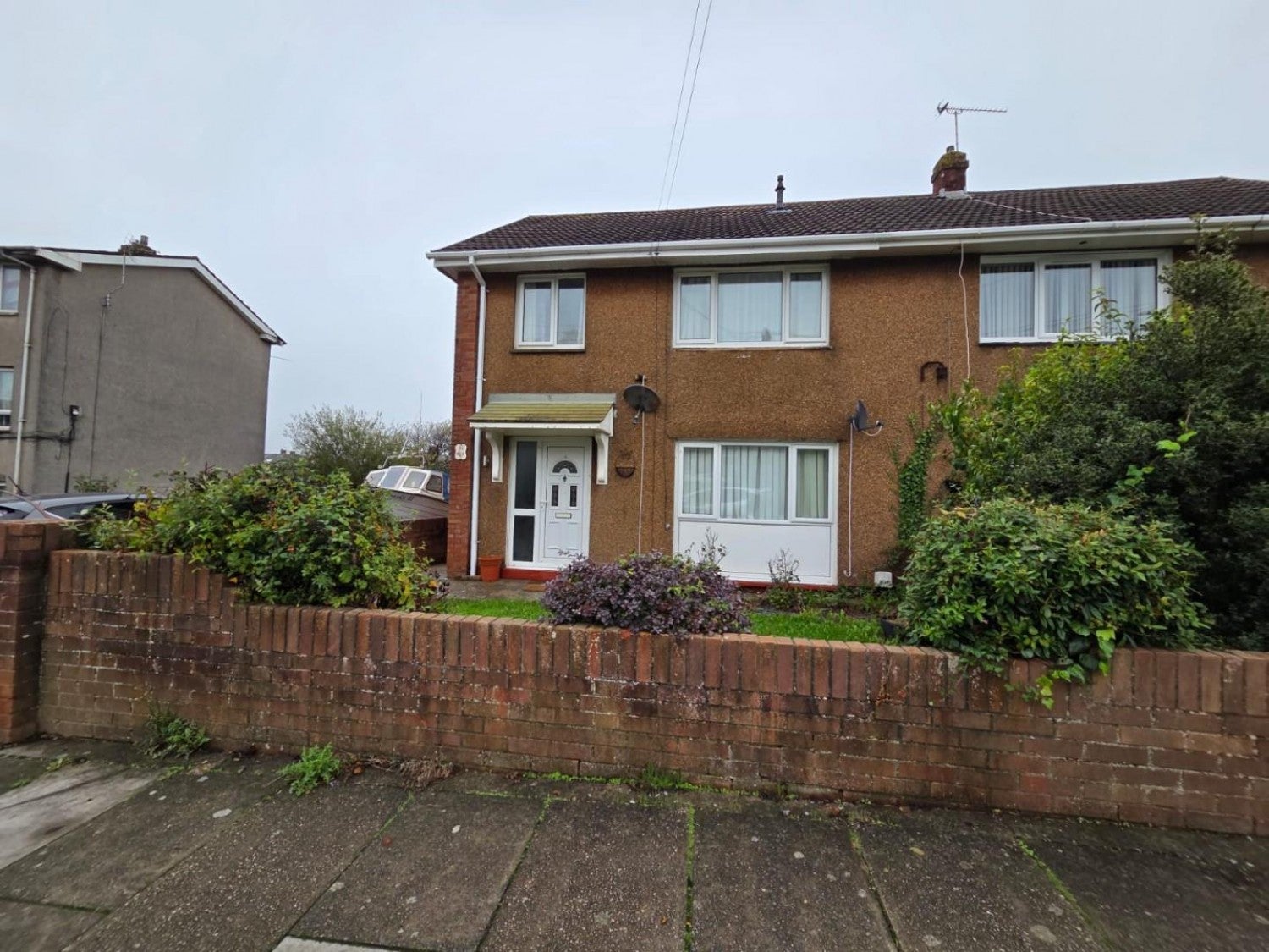 House Ffordd Yr Eglwys in Pyle