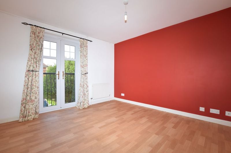 Flat Admiral Way in Tonbridge and Malling