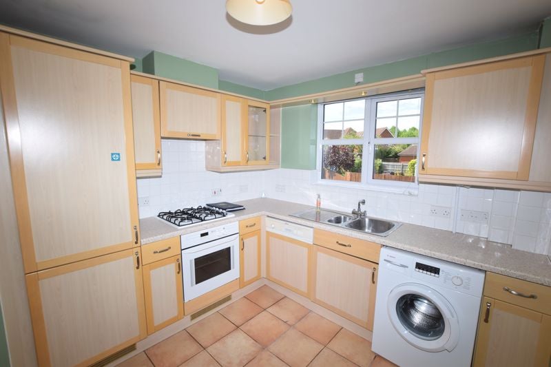 Flat Admiral Way in Tonbridge and Malling