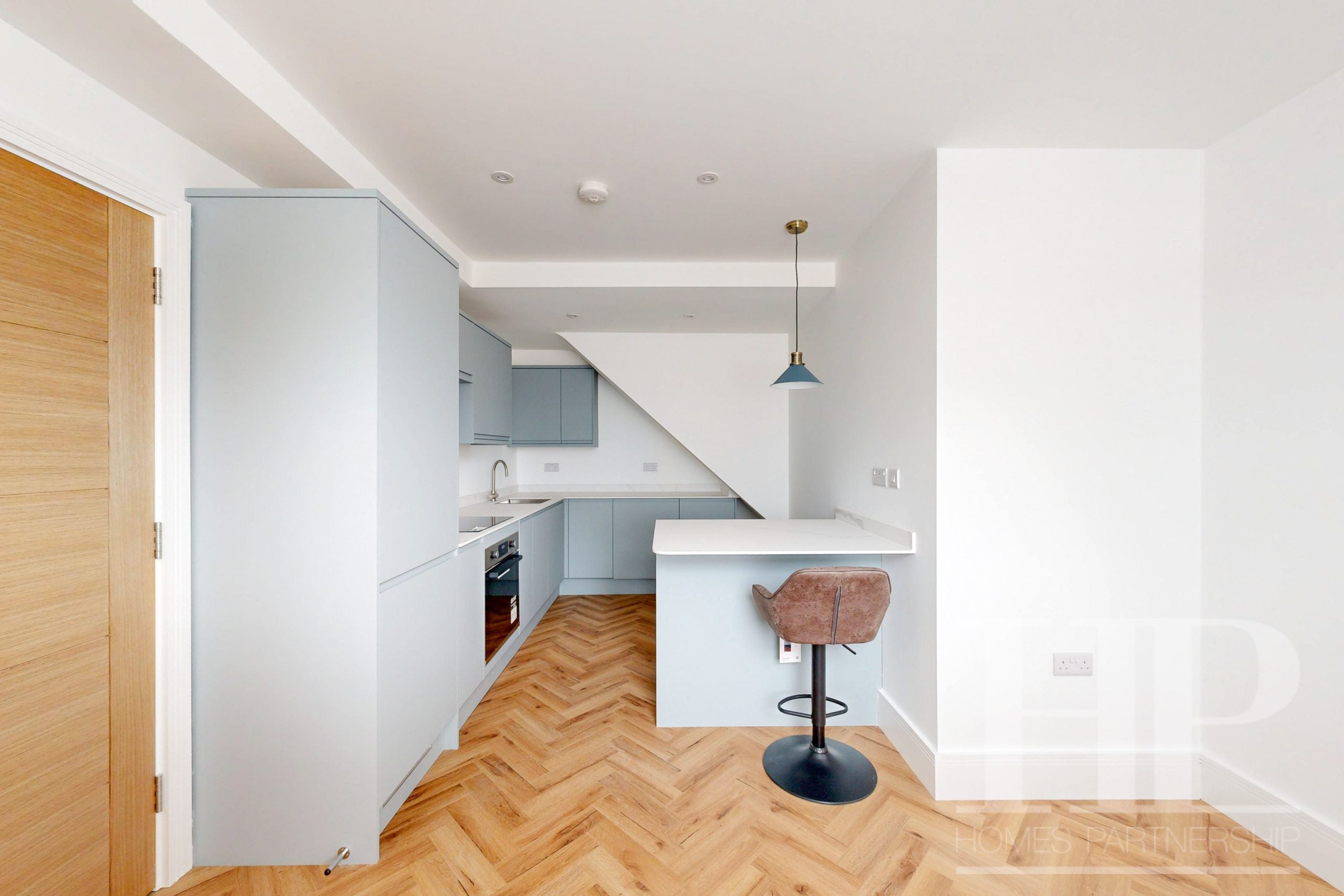 Flat Hazelwick Road in Crawley