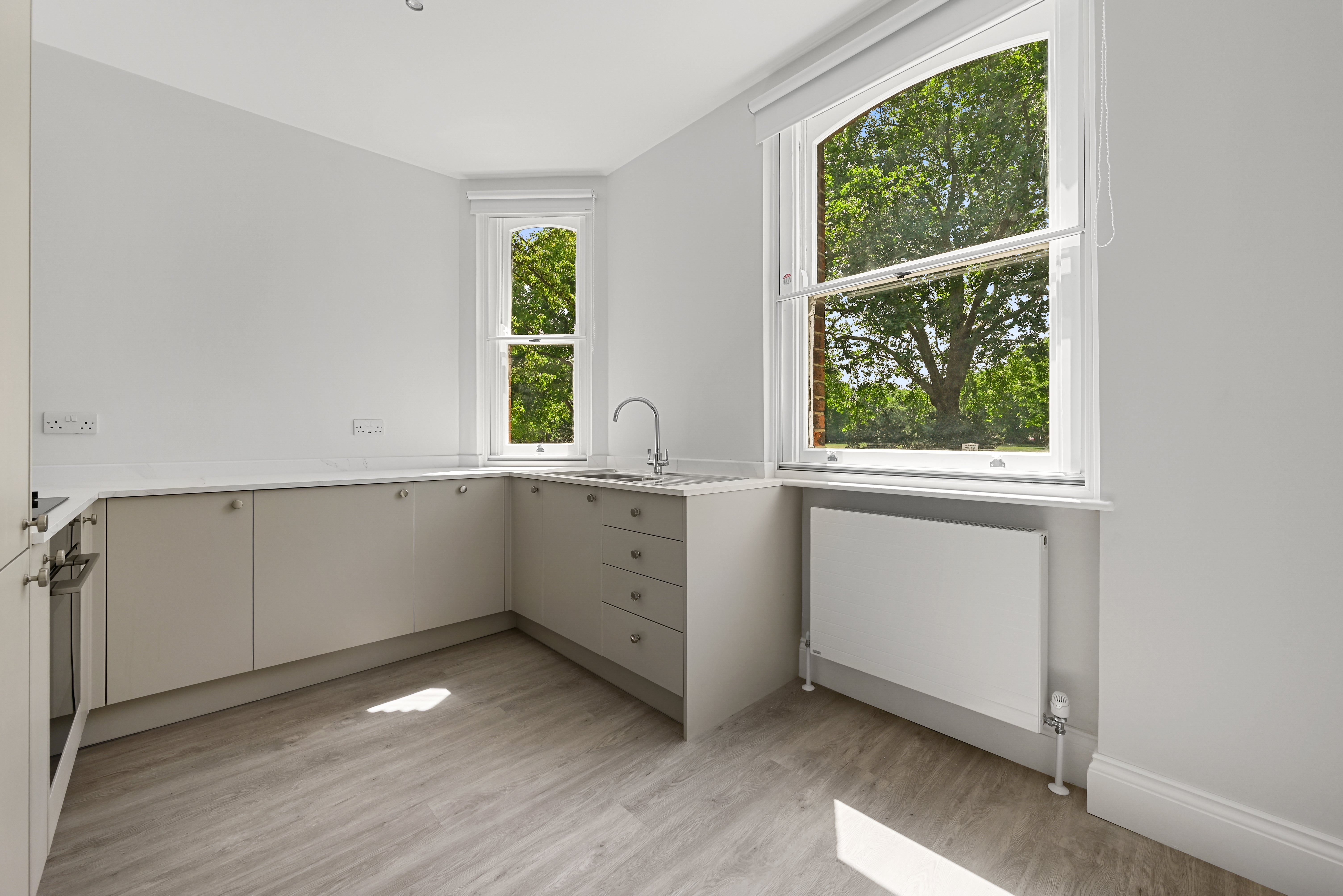 Flat Bolingbroke Road in Greater London