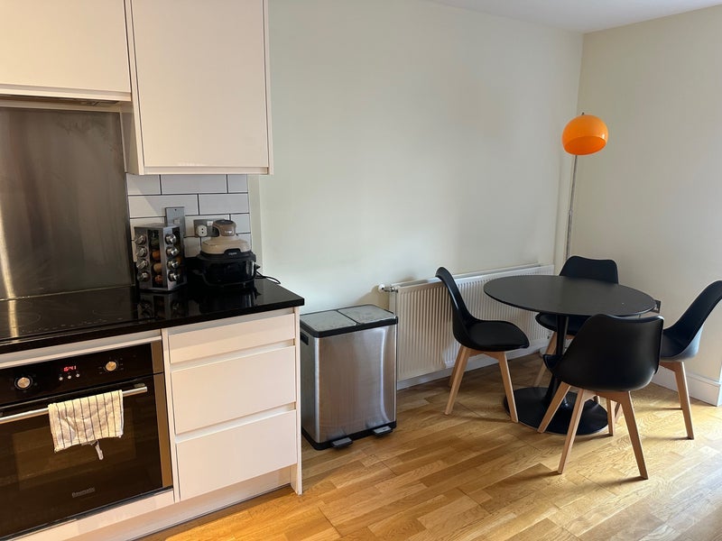 Room St. Anne Street in Greater London