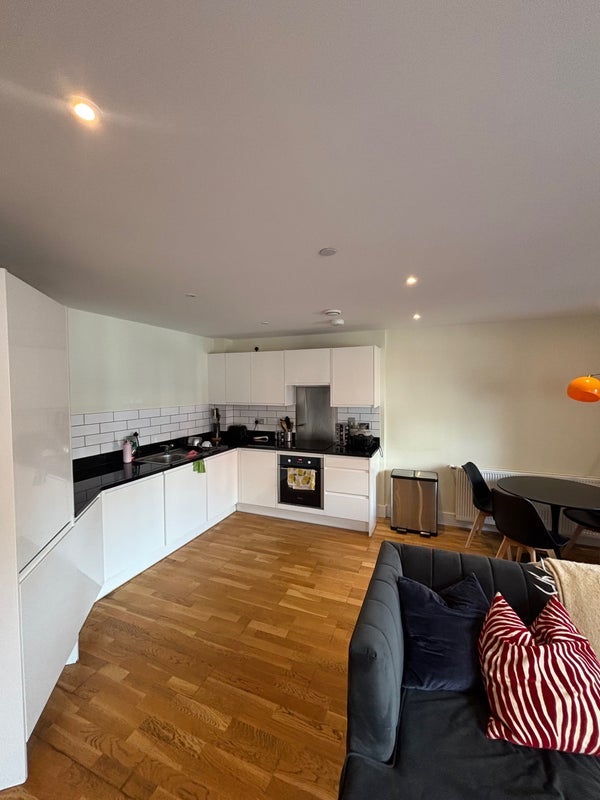 Room St. Anne Street in Greater London