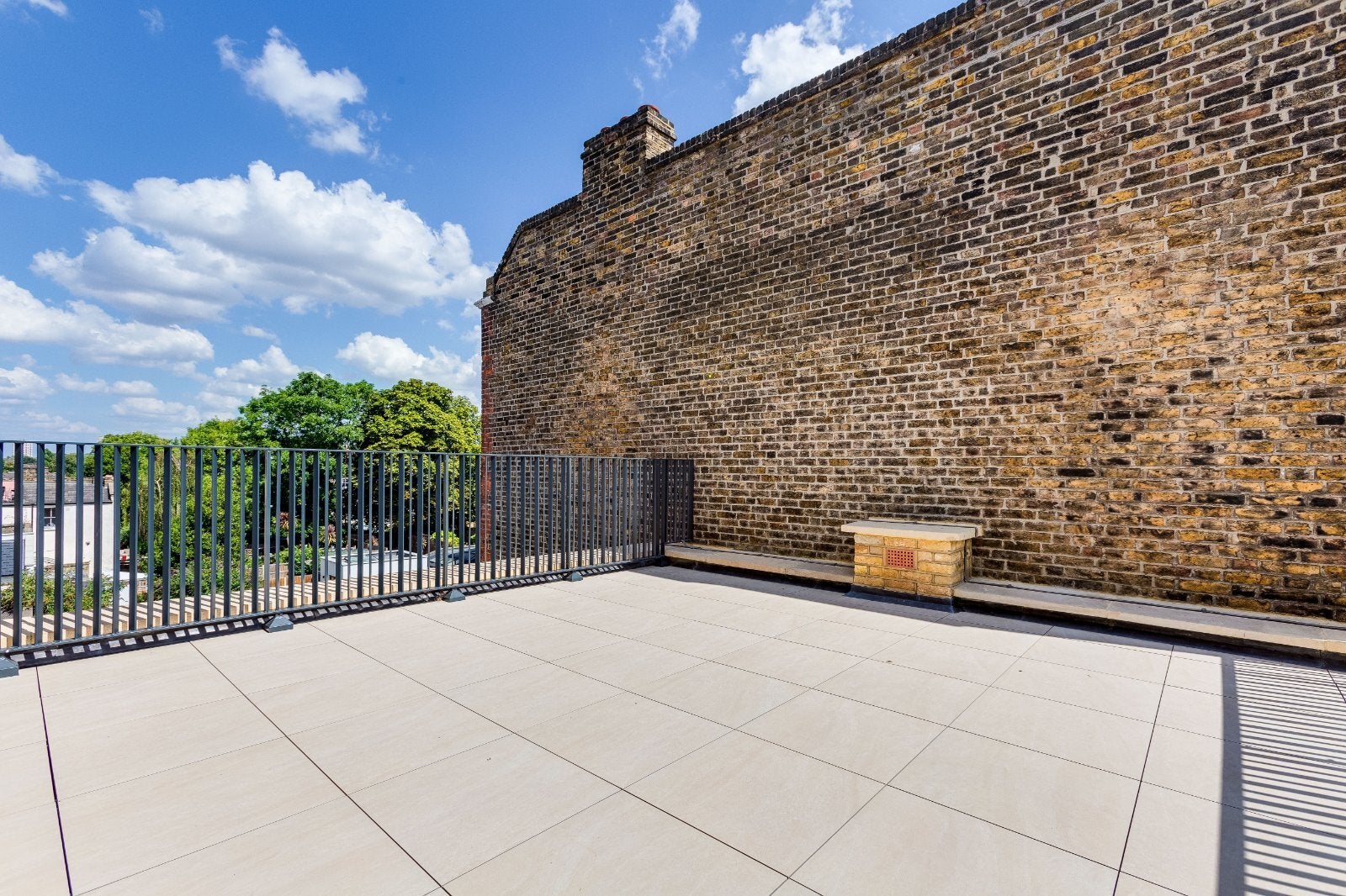 Flat Wandsworth Road in Greater London