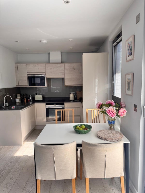 Flat Leighton Road in Greater London