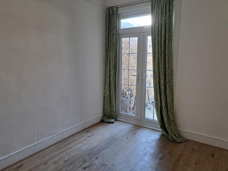 Room Brudenell Road in Greater London