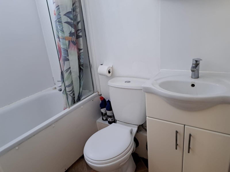 Room Brudenell Road in Greater London