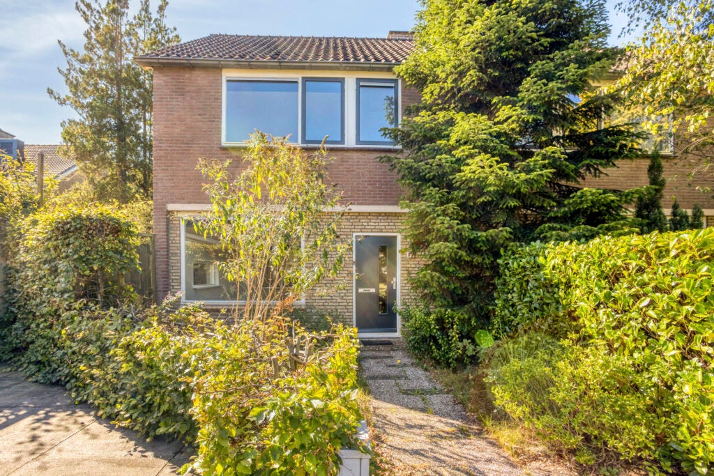 Huis Eduard van Beinumlaan 83 in Dieren