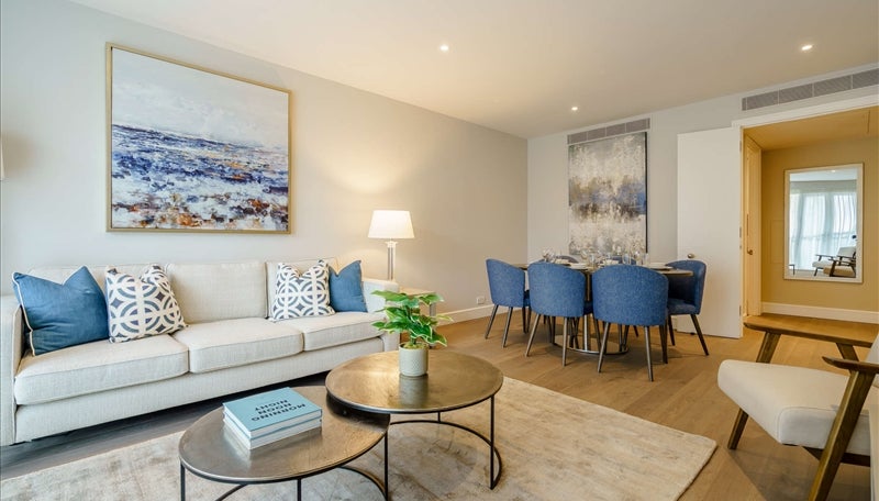 Flat Westferry Circus in Greater London