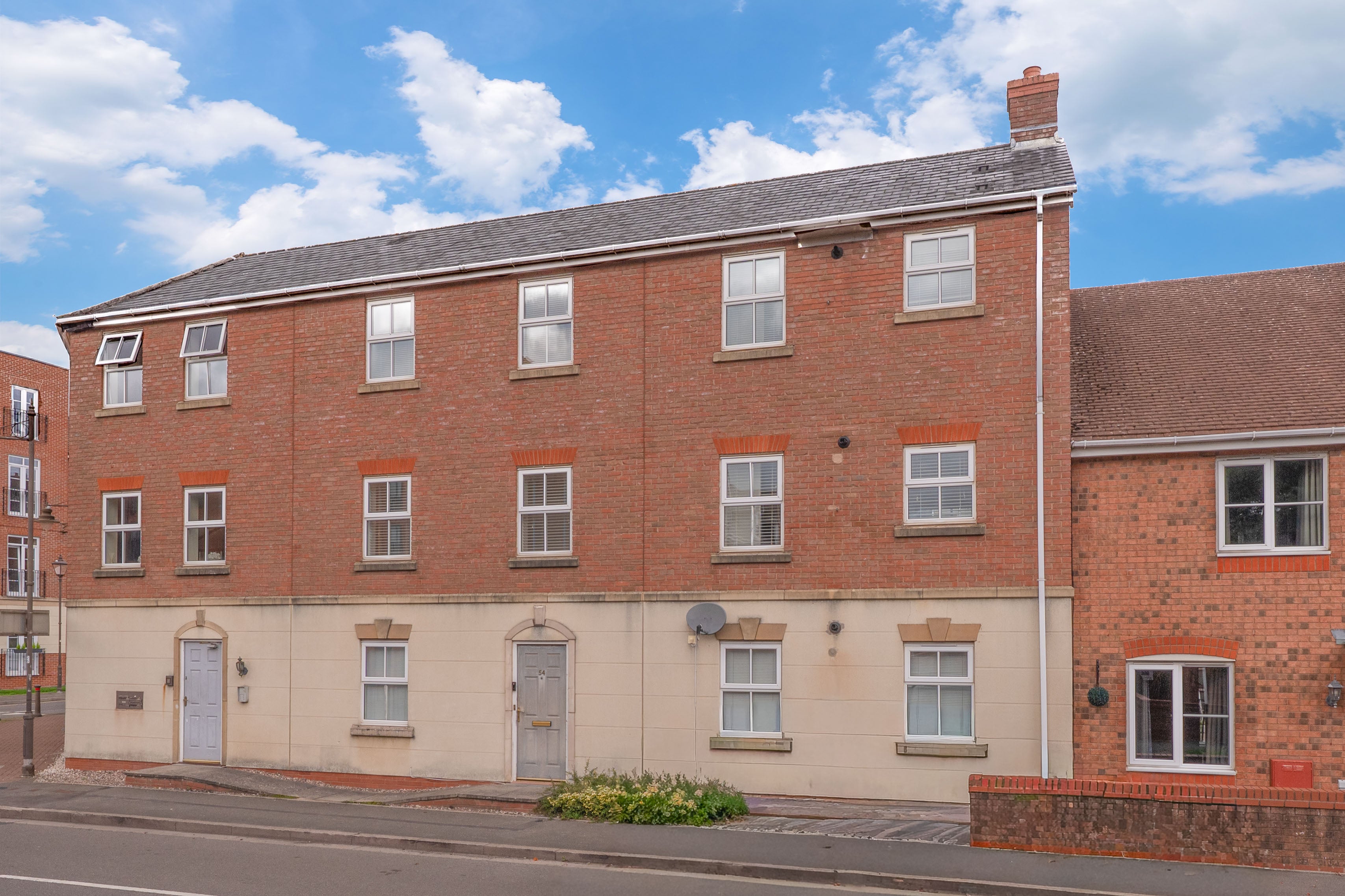 Flat Ascote Lane in Metropolitan Borough of Solihull