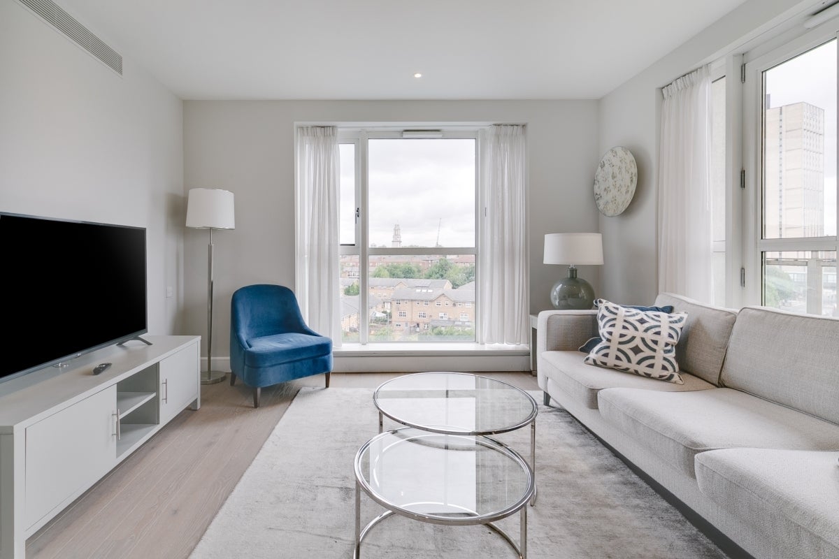 Flat Westferry Circus in Greater London