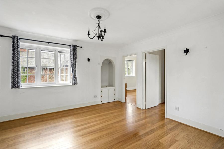 Flat Roe End in Greater London