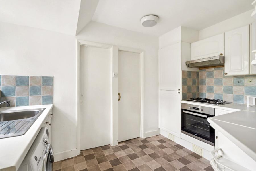 Flat Roe End in Greater London