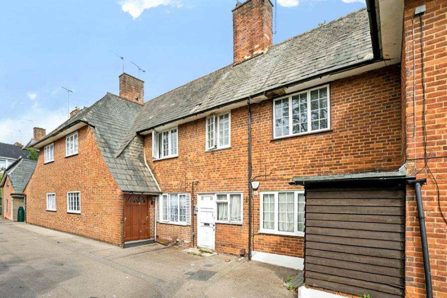 Flat Roe End in Greater London