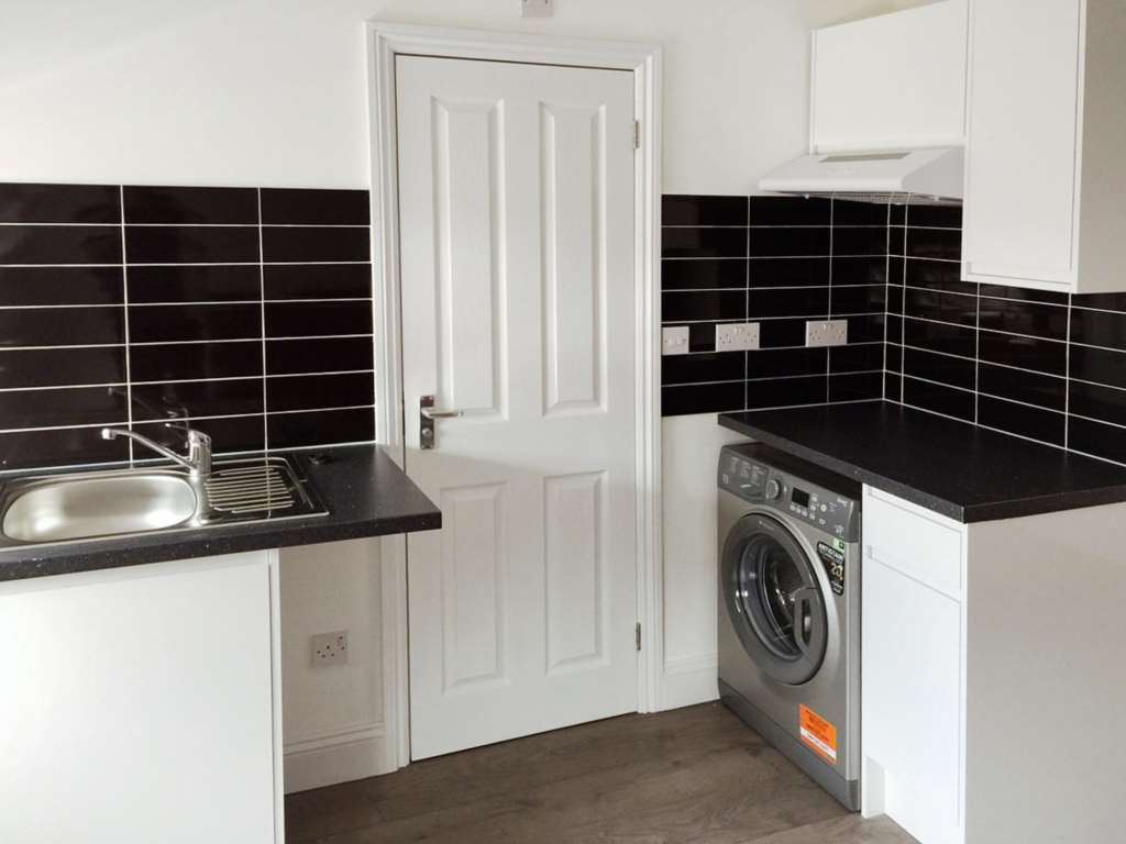 Flat Kirchen Road in Greater London