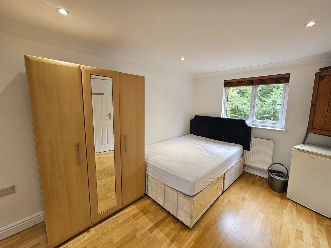 Flat Finchley Road in Greater London