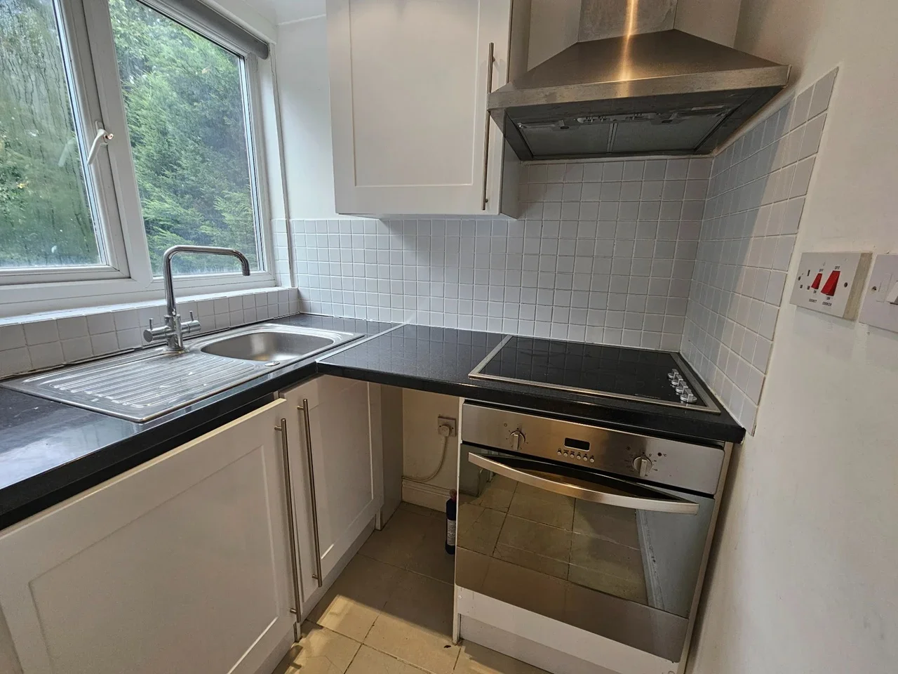 Flat Finchley Road in Greater London