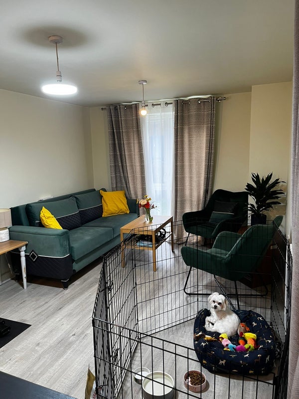 Room Hadleigh Grove in Greater London