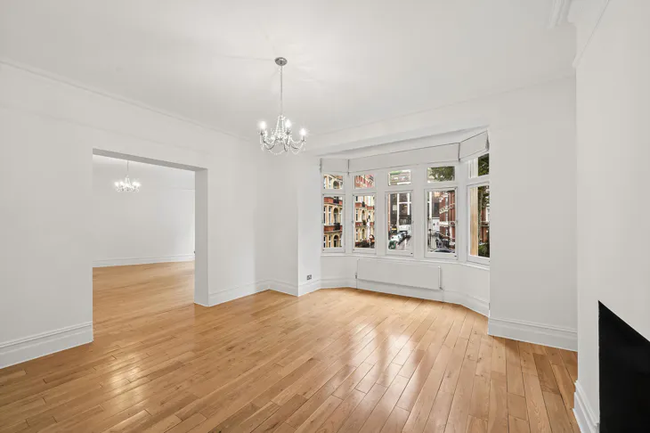 Flat Iverna Court in Greater London