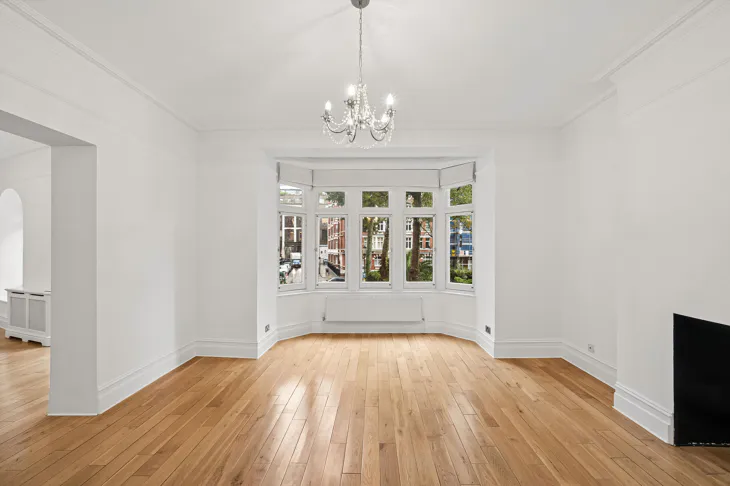 Flat Iverna Court in Greater London