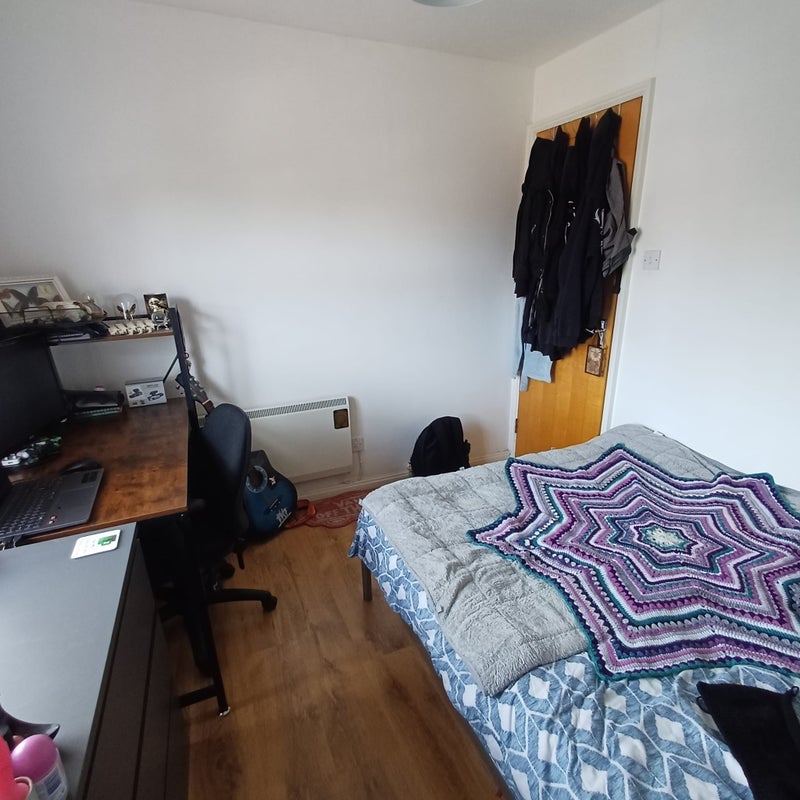 Room Linen Court in Salford