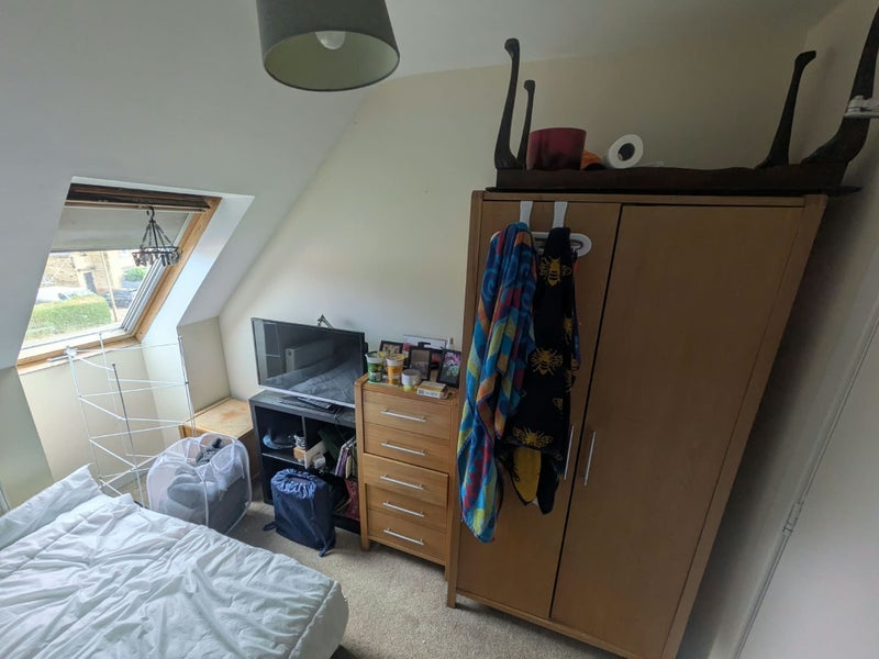 Room Chesser Avenue in City of Edinburgh